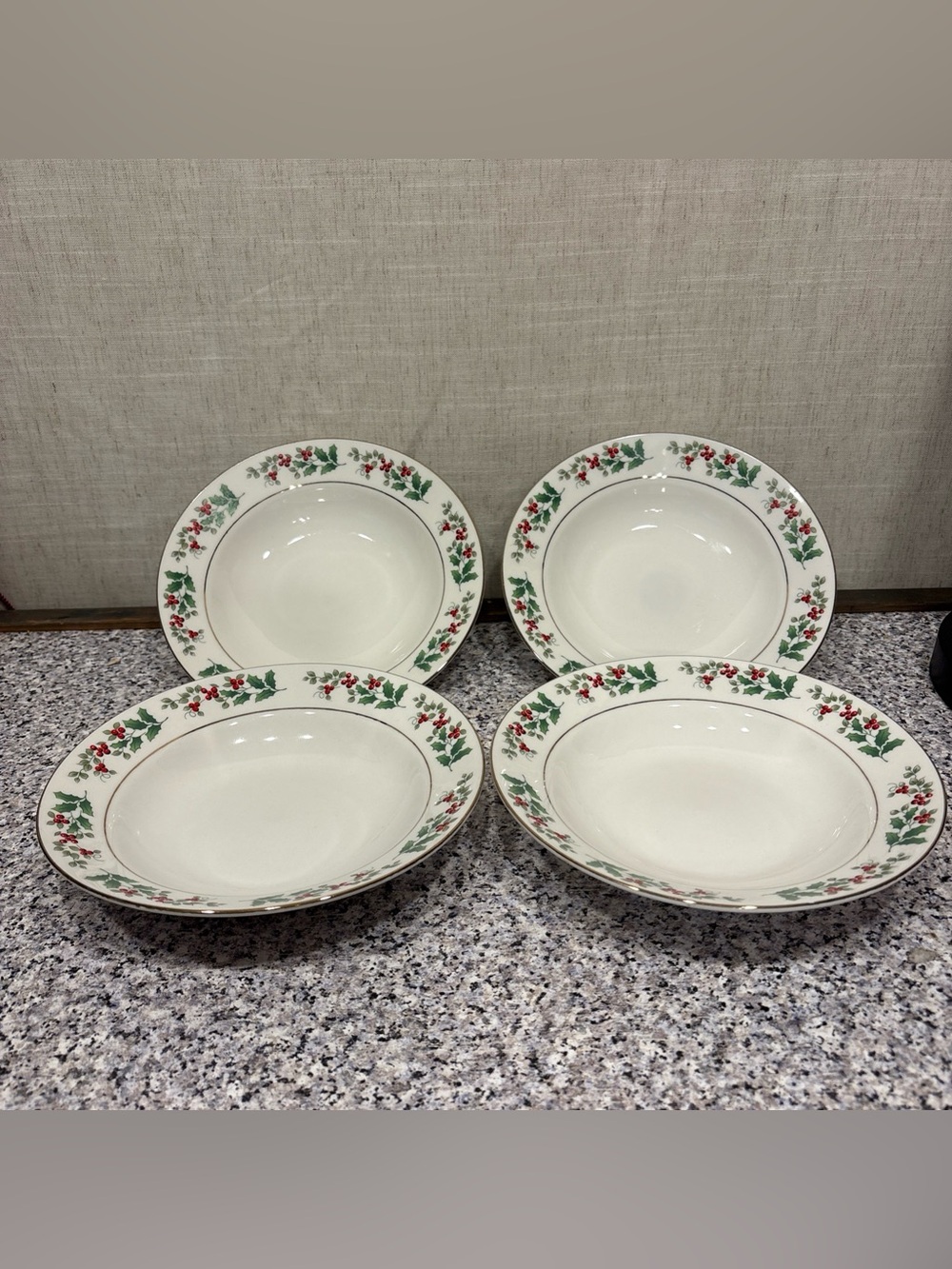 Gibson Everyday Christmas Charm Holly Berries Bowls Set Of 4